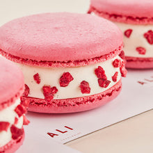 Macaron desertas su aviečių džemu ALI Šokoladinė