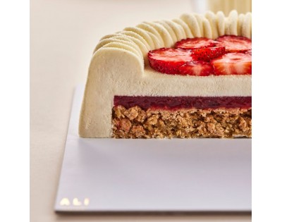 tortai-tortas-baltojo-sokolado-ir-braskiu-ali-sokoladine