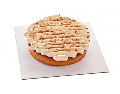tortai-pyragas-madeleine-su-avietemis-ir-pekaninėmis-karijomis-ali-sokoladine