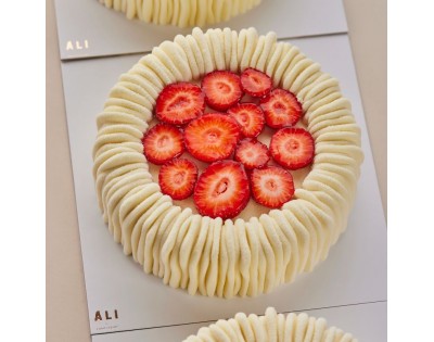 tortai-tortas-baltojo-sokolado-ir-braskiu-ali-sokoladine